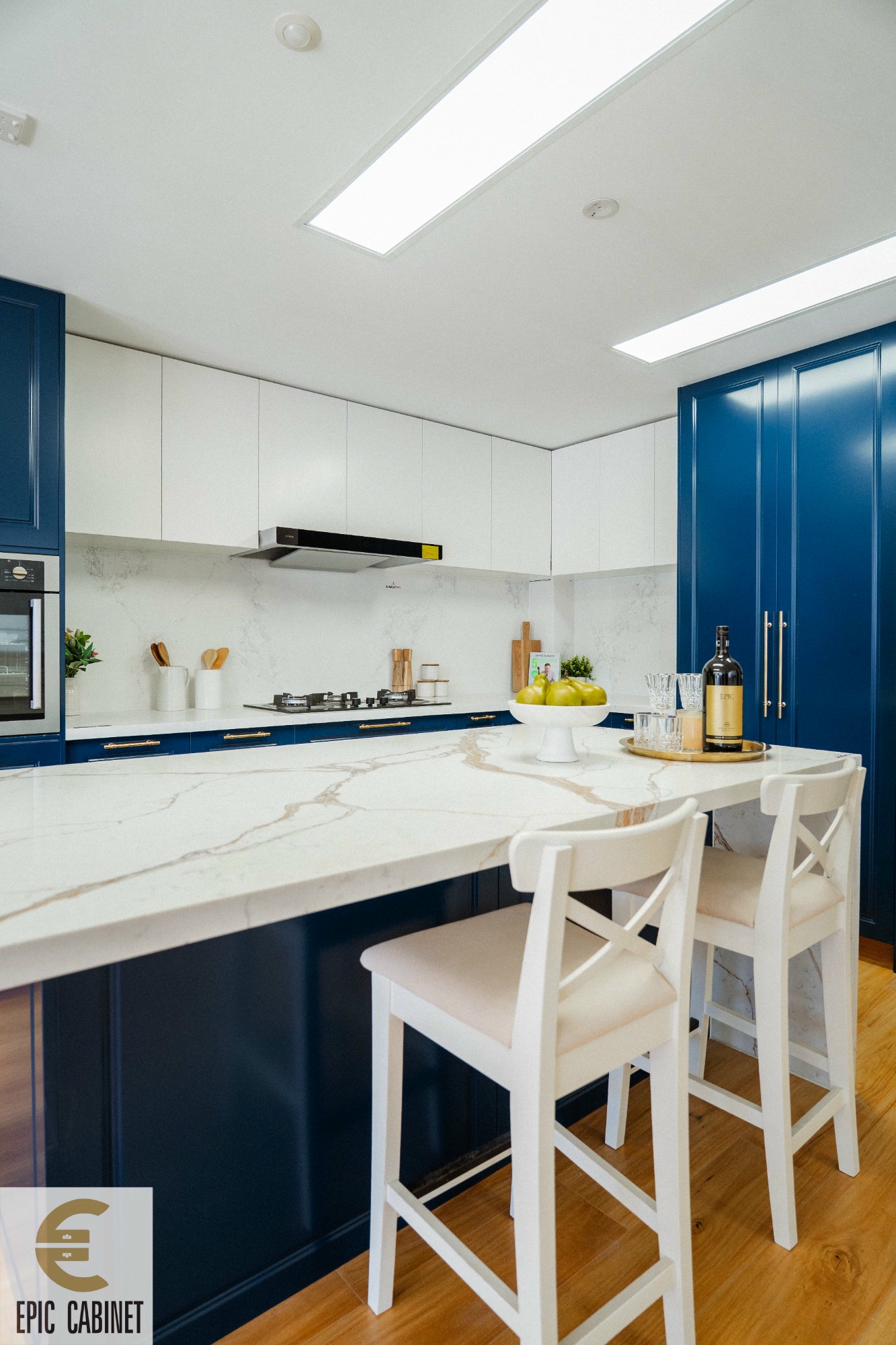 Knoxfield kitchen — blue lower cabinets detail